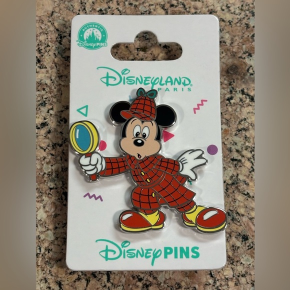 Disney Accessories - Disneyland Paris Mickey Mouse's Le Journal De
Mickey Pin OE